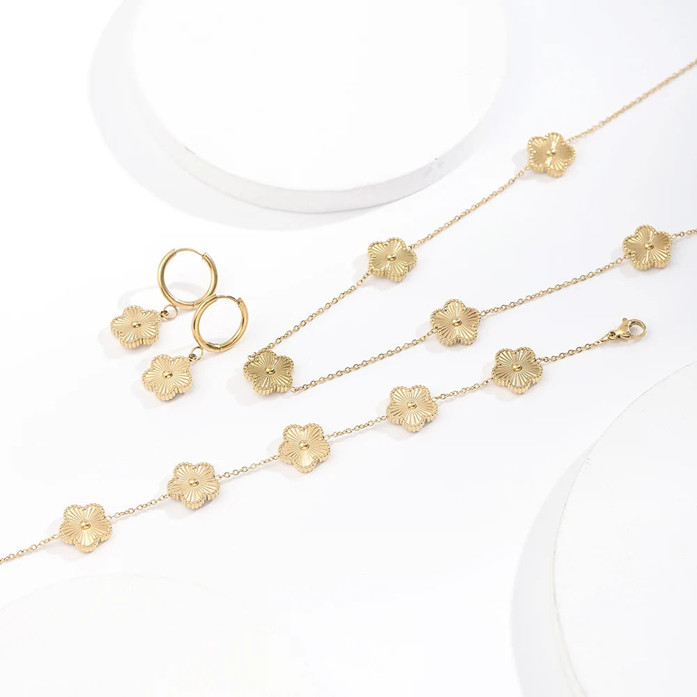 Stainless Steel Hot Selling Golden Clover Adjustable Bracelet | Luxury Five Leaf Flower Bracelet | Jewellery For Women Gift - Glamour Touch